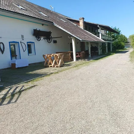 Na Statku Farm stay *
